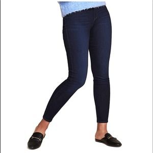 Signature by Levi Strauss & Co.  mid rise Modern Skinny Jeans